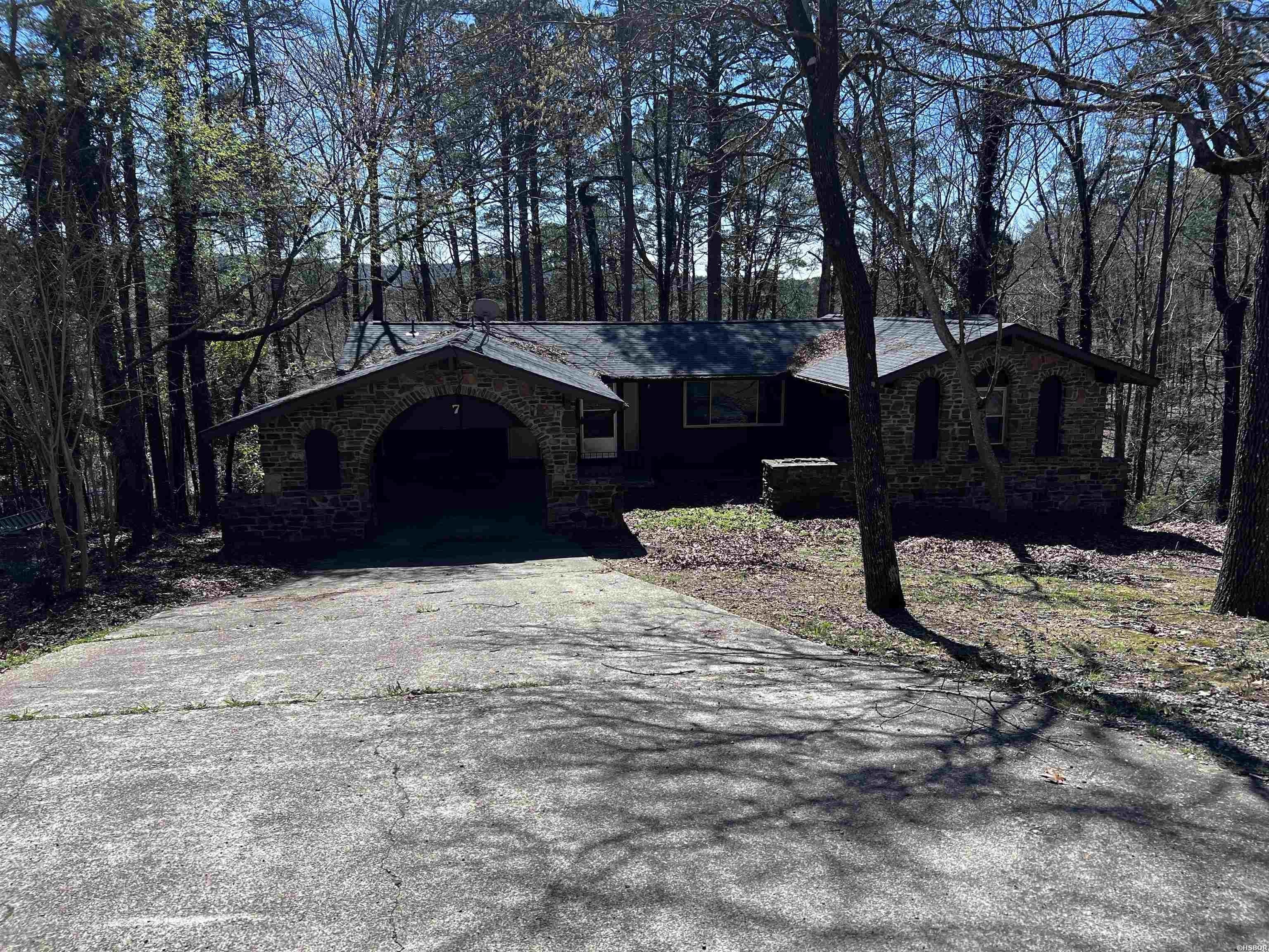 Single Family 2BR 2BA - 7 TELDE Circle, Hot Springs Village, AR