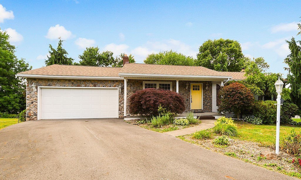 Single Family 5BR 3BA - 229 Wallace Circle, Union Twp, PA