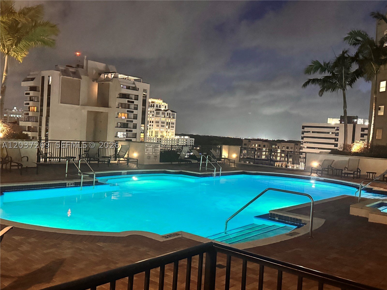 Condo 2BR 2BA - 888 S Douglas Rd, Coral Gables, FL