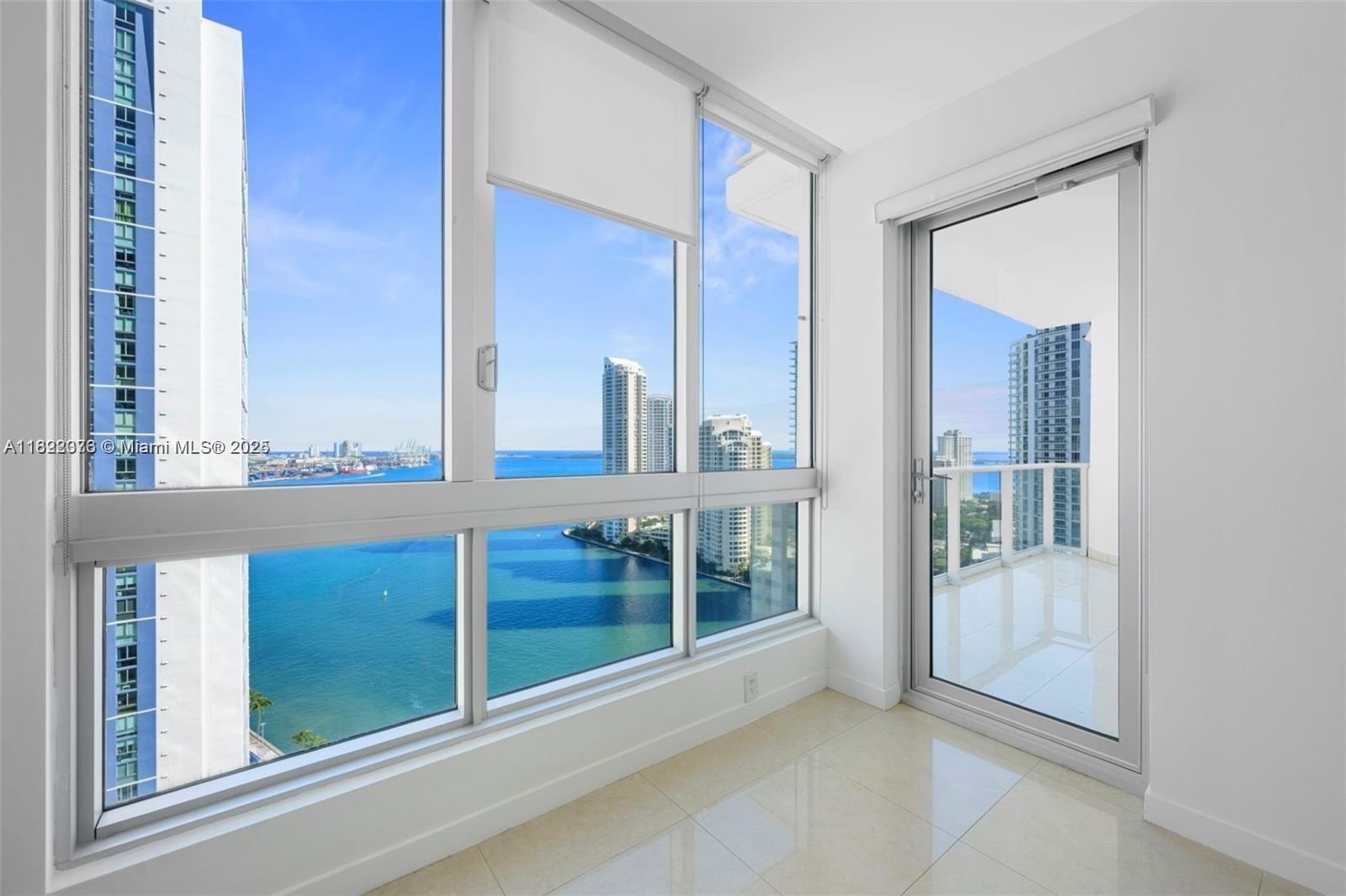 Condo 2BR 2BA - 300 S Biscayne Blvd, Miami, FL