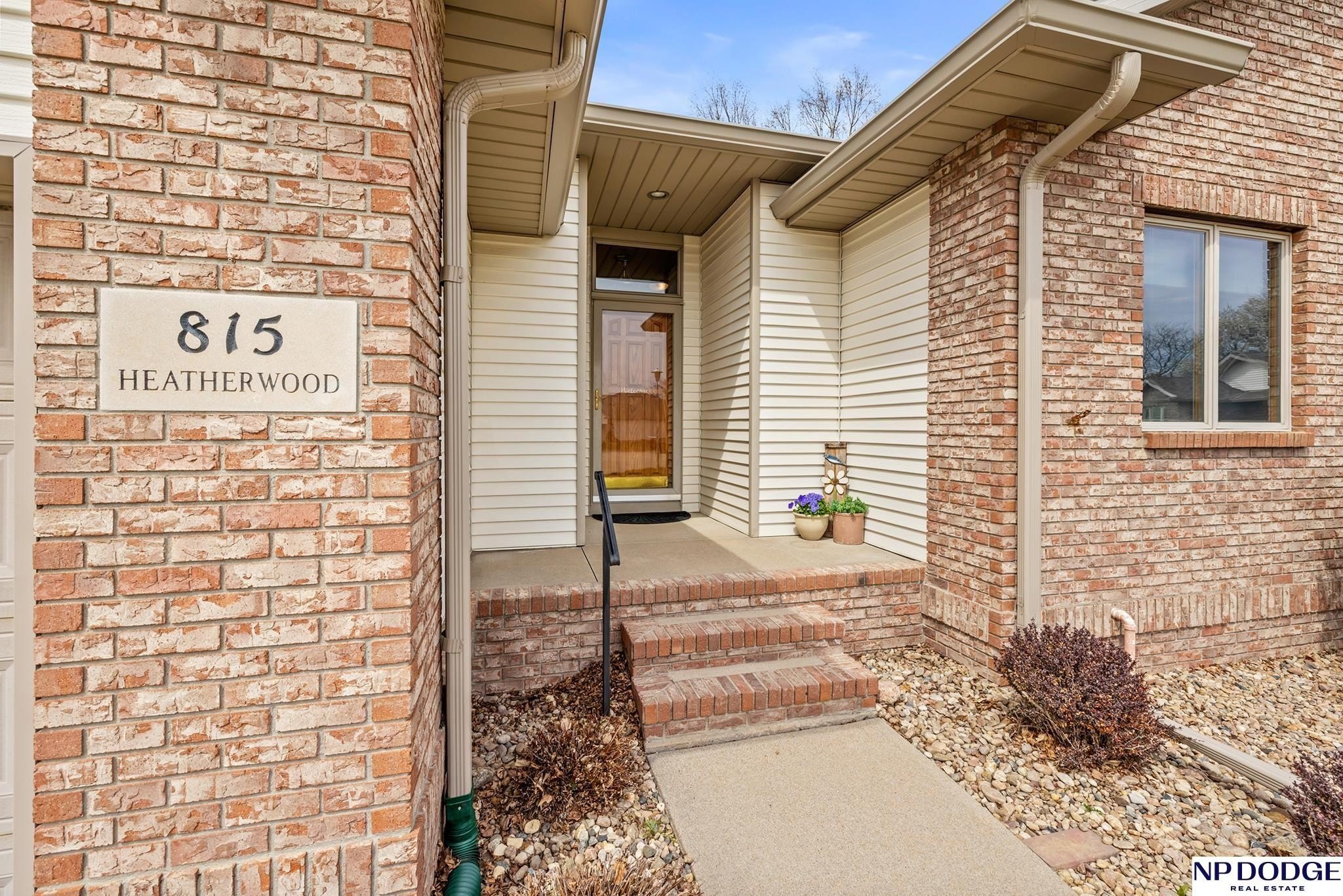 Single Family 2BR 3BA - 815 Heatherwood Street, Fremont, NE