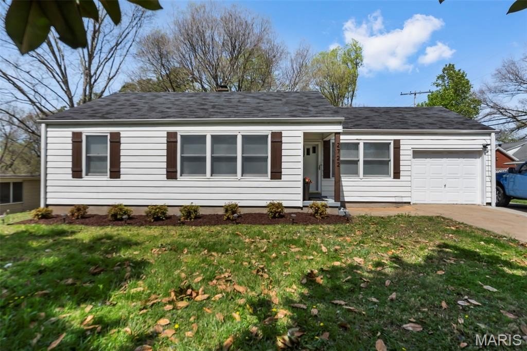 Single Family 2BR 2BA - 2722 Chrysler Street, Cape Girardeau, MO