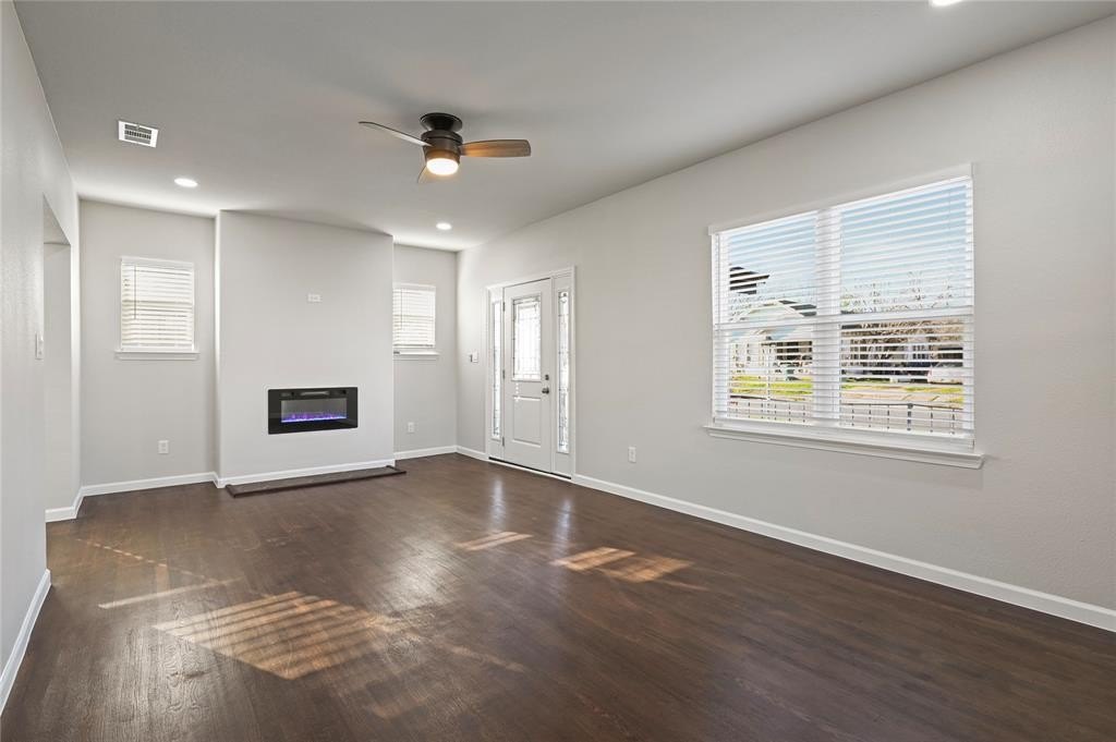Single Family 2BR 1BA - 820 W College Street, Sherman, TX