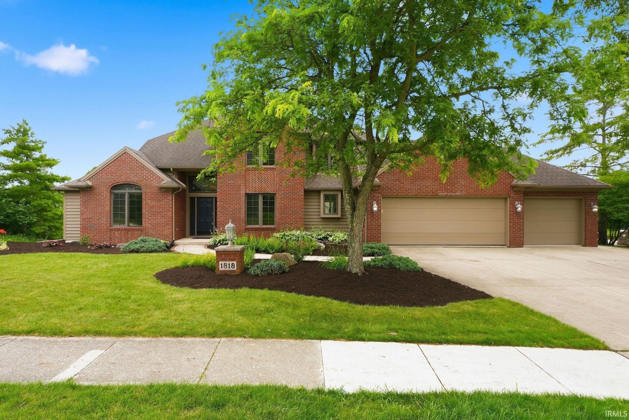 Single Family 4BR 4BA - 1818 Woodland Crossing, Fort Wayne, IN