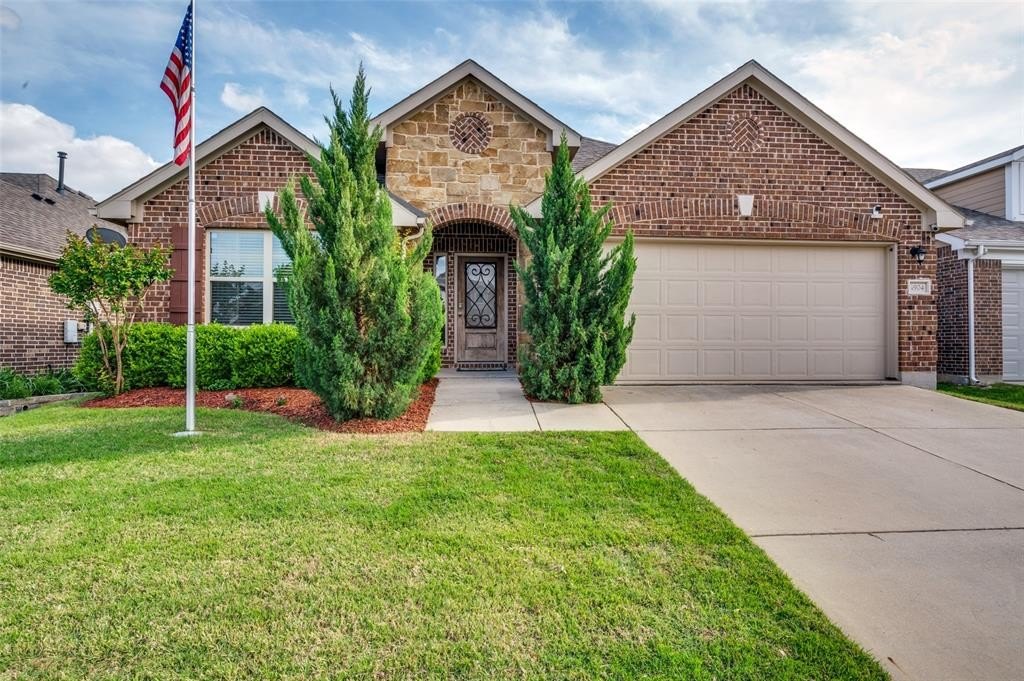 Single Family 4BR 2BA - 1904 Alton Way, Aubrey, TX