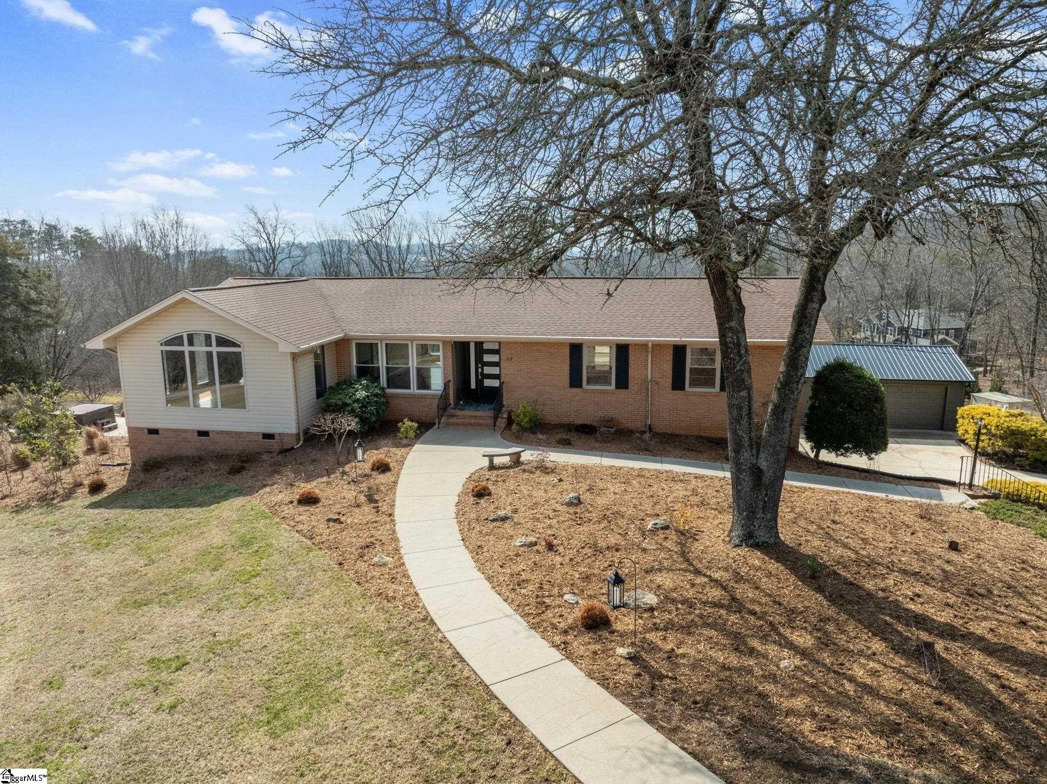 Single Family 4BR 3BA - 219 Fairview Drive, Greenville, SC
