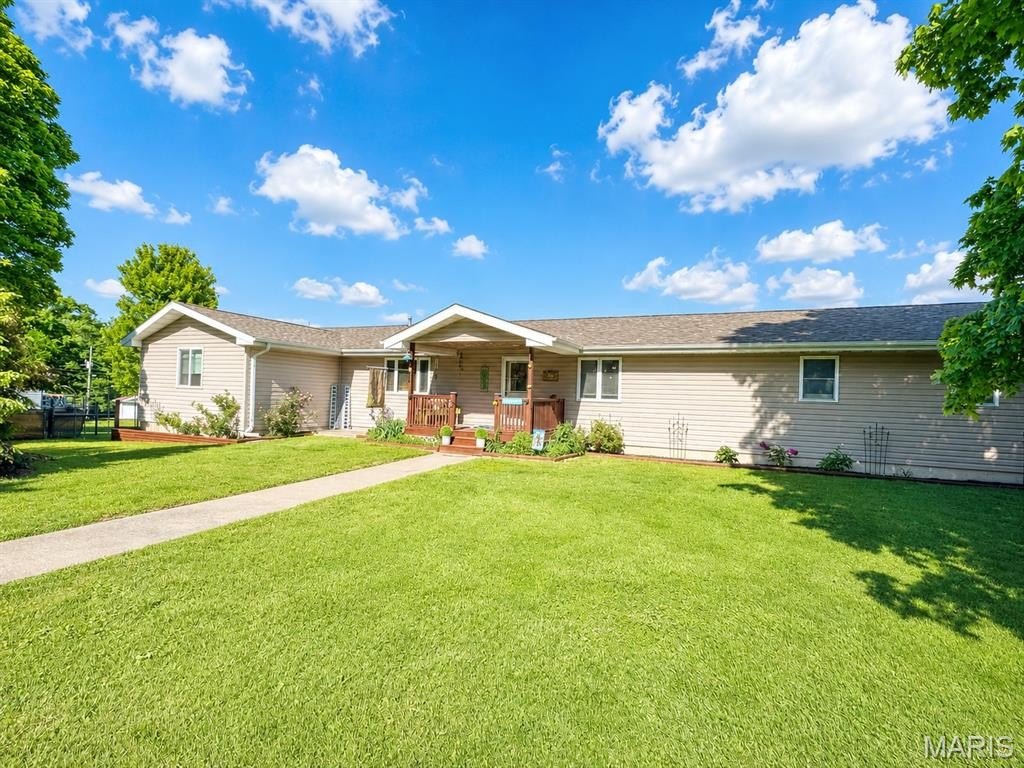 Single Family 4BR 3BA - 56481 Turner Acres, New London, MO