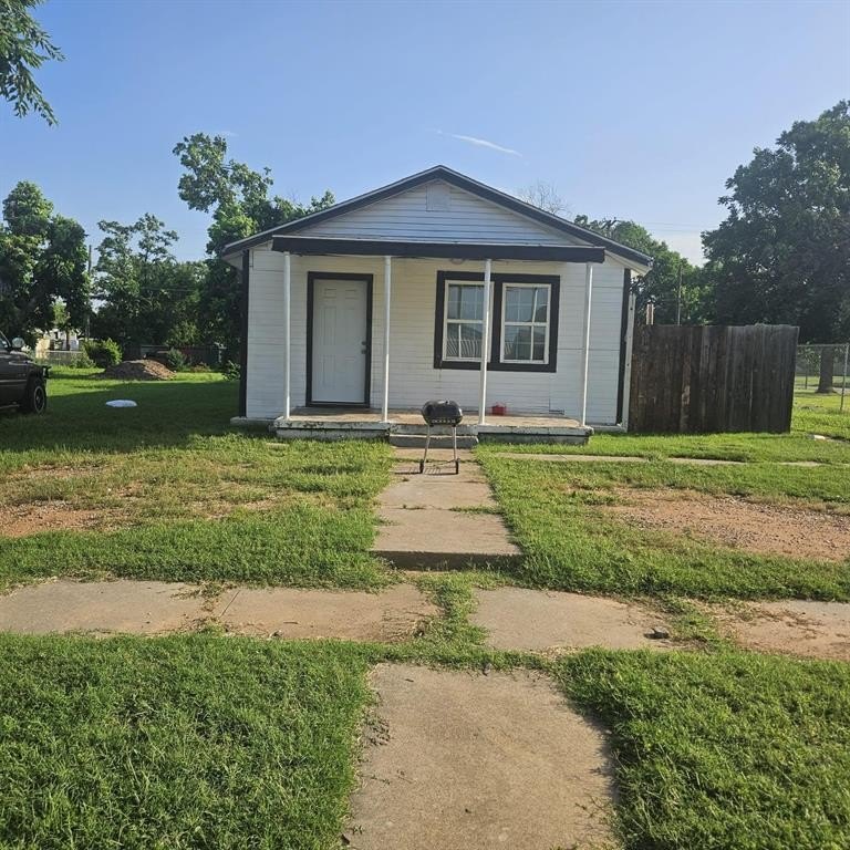 Single Family 3BR 1BA - 1302 N 16th Street, Wichita Falls, TX