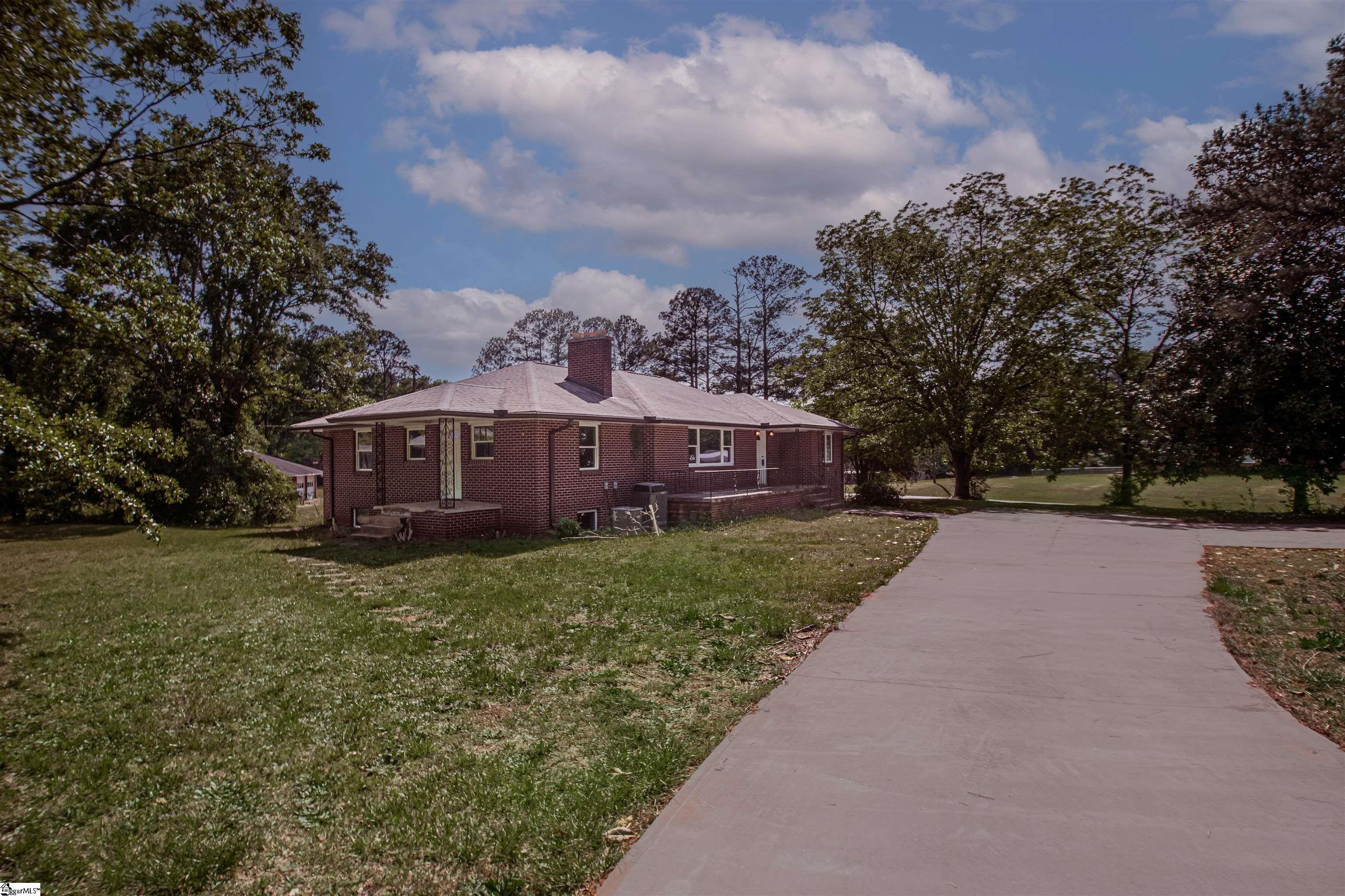 Single Family 4BR 3BA - 1005 Gordon Street, Anderson, SC