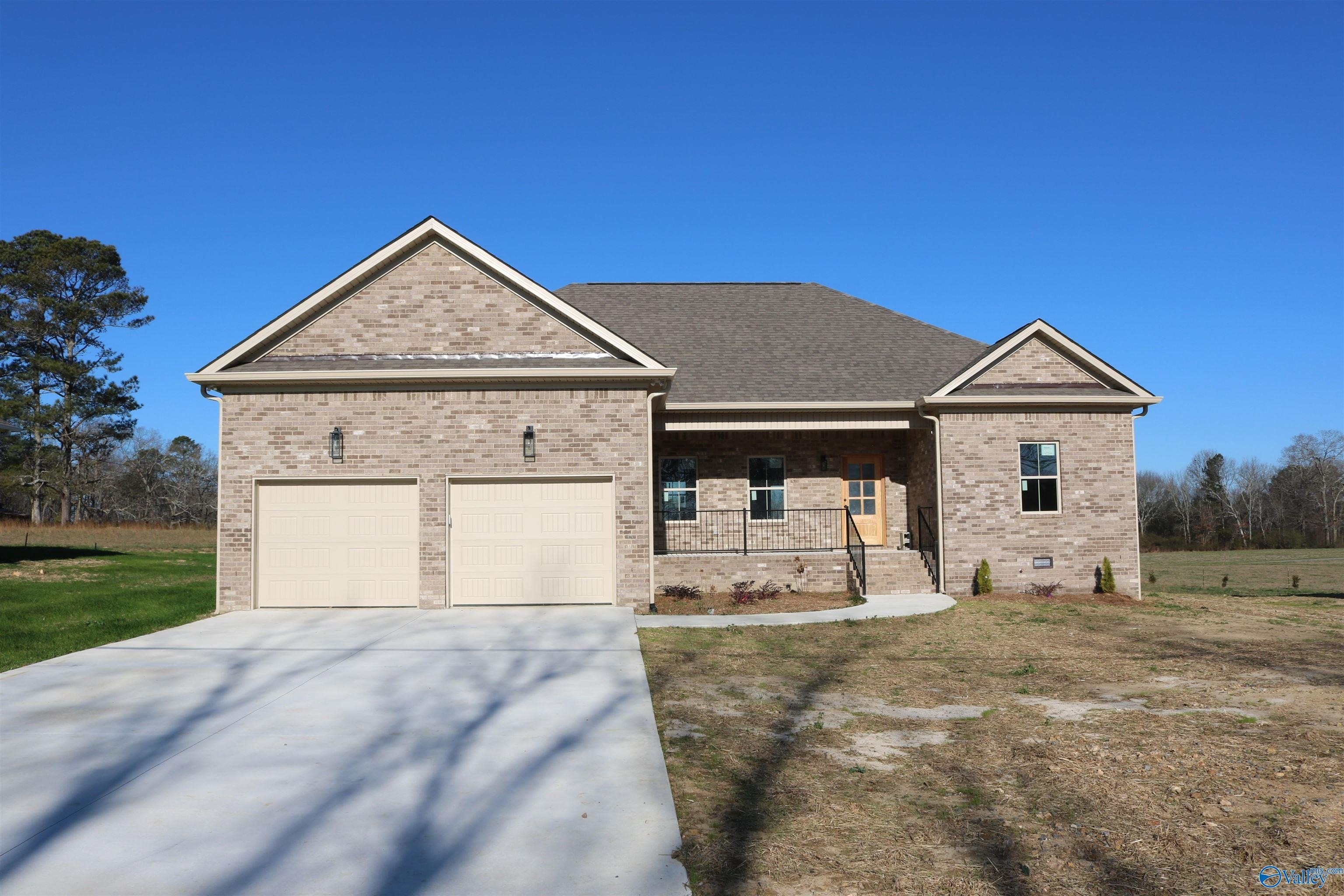 Single Family 3BR 3BA - 1039 Shoal Creek Road, Arab, AL