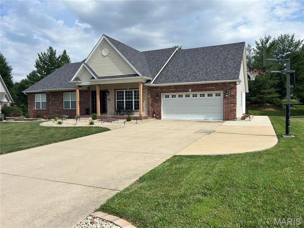 Single Family 4BR 3BA - 4607 Valleydale Road, Godfrey, IL
