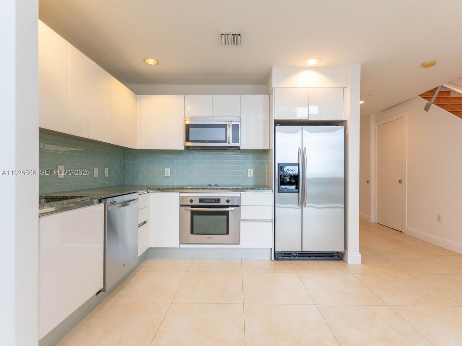 Condo 1BR 2BA - 1050 Brickell Ave, Miami, FL