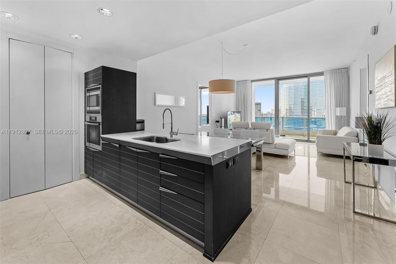 Condo 2BR 3BA - 200 Biscayne Boulevard Way, Miami, FL