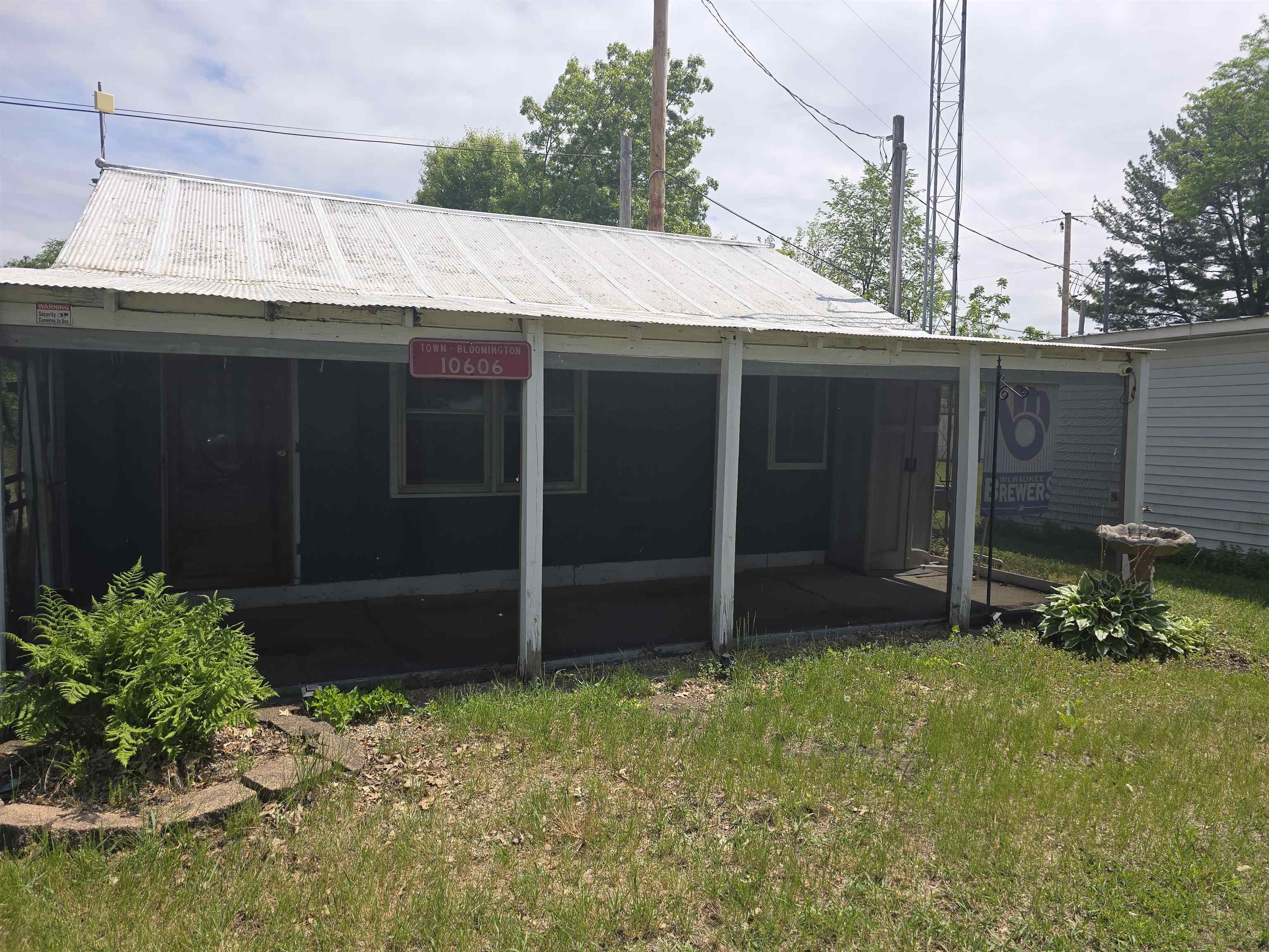 Single Family 1BR - 10606 Pine Lane, Bloomington, WI