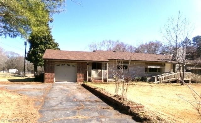 Single Family 3BR 2BA - 912 Friendly Road, Eden, NC