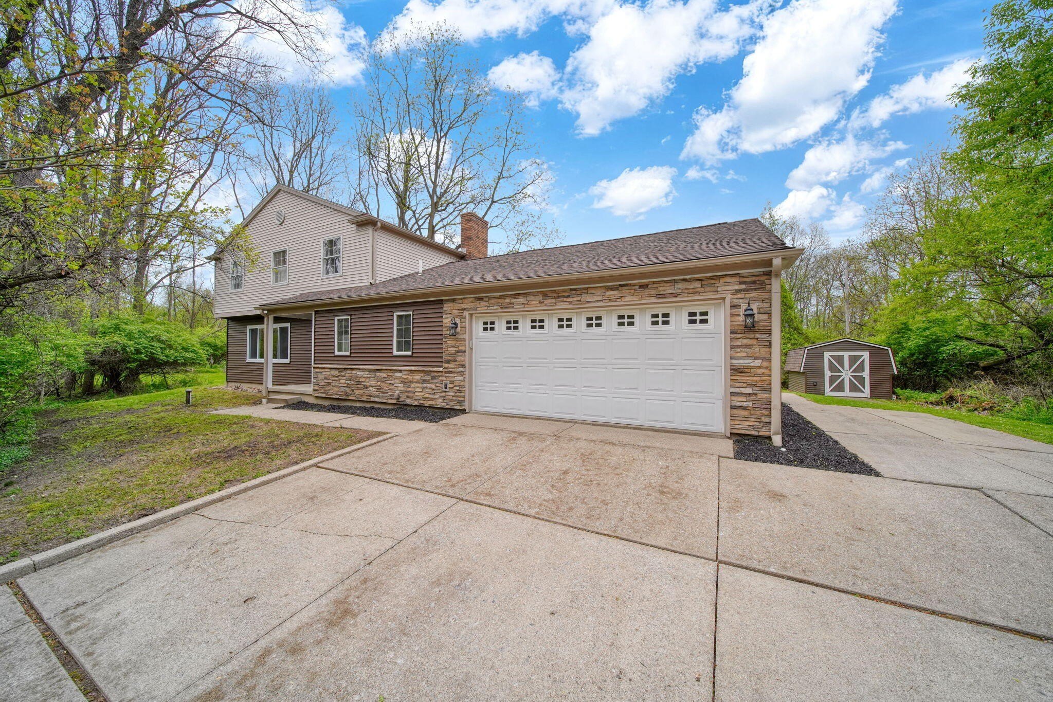 Single Family 4BR 3BA - 2755 Robinson Road, Jackson, MI