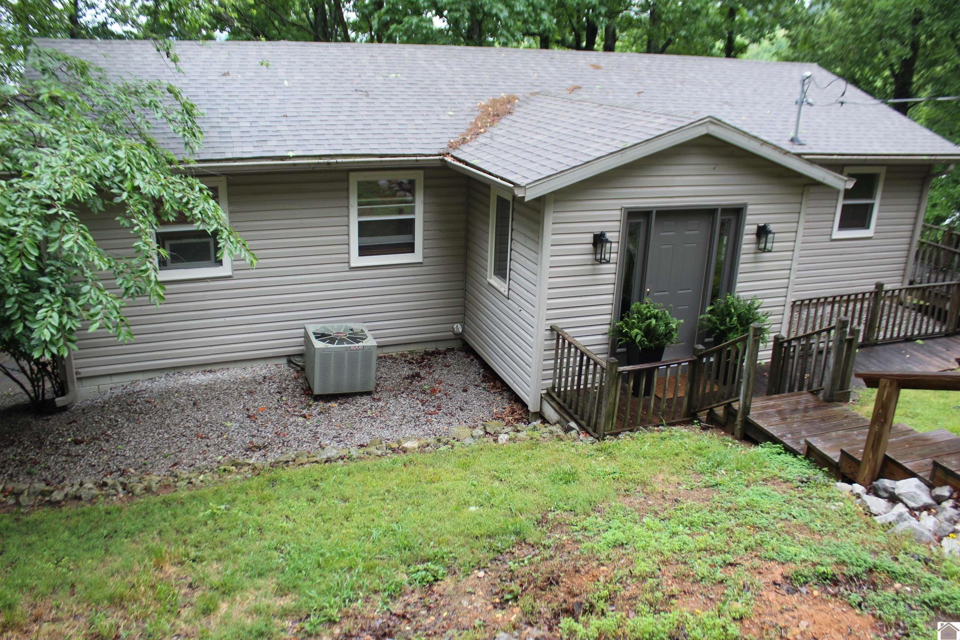 Other 5BR 3BA - 760 Barrett Road, Eddyville, KY