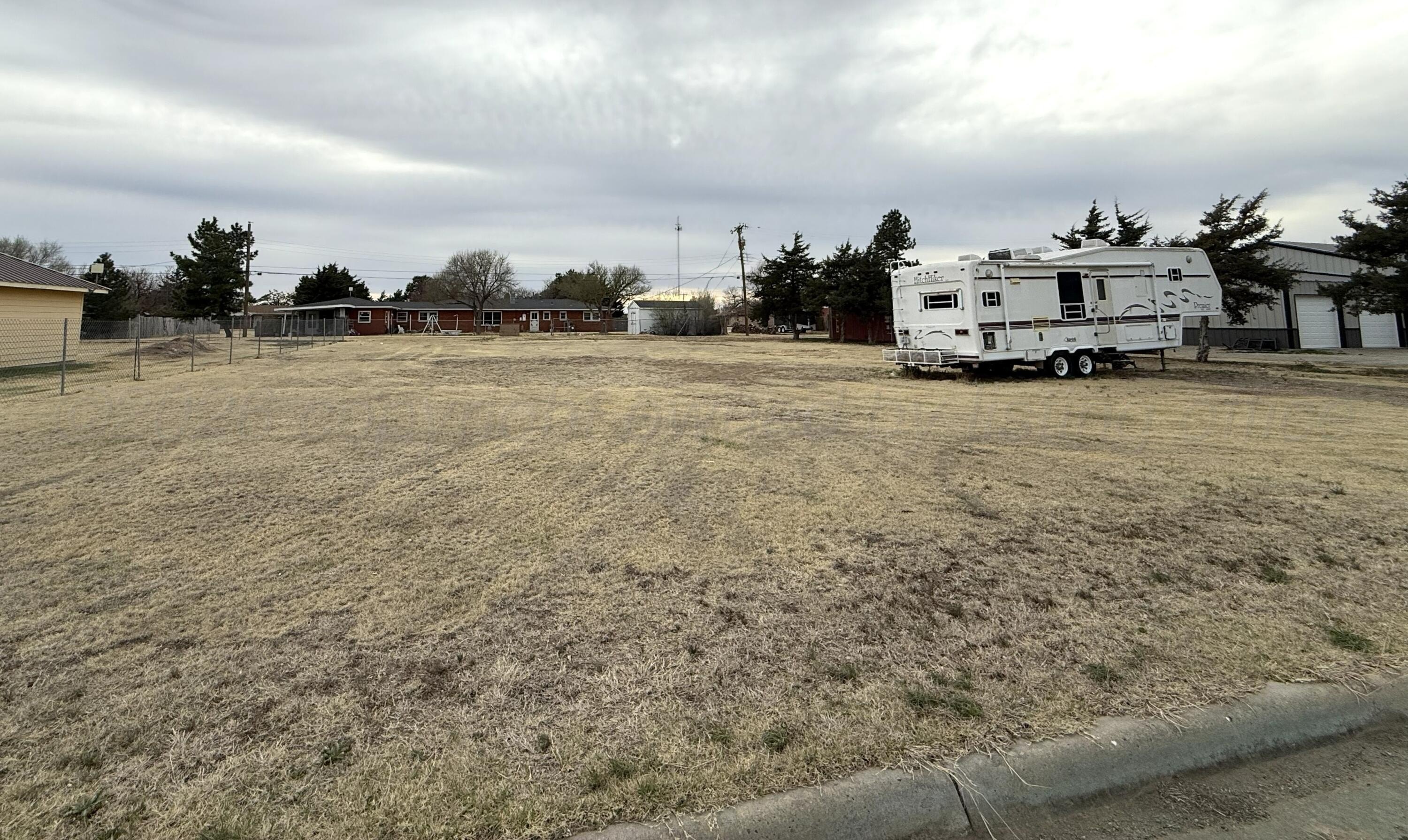 Single Family 3BR 2BA - 400 S Talley St, White Deer, TX