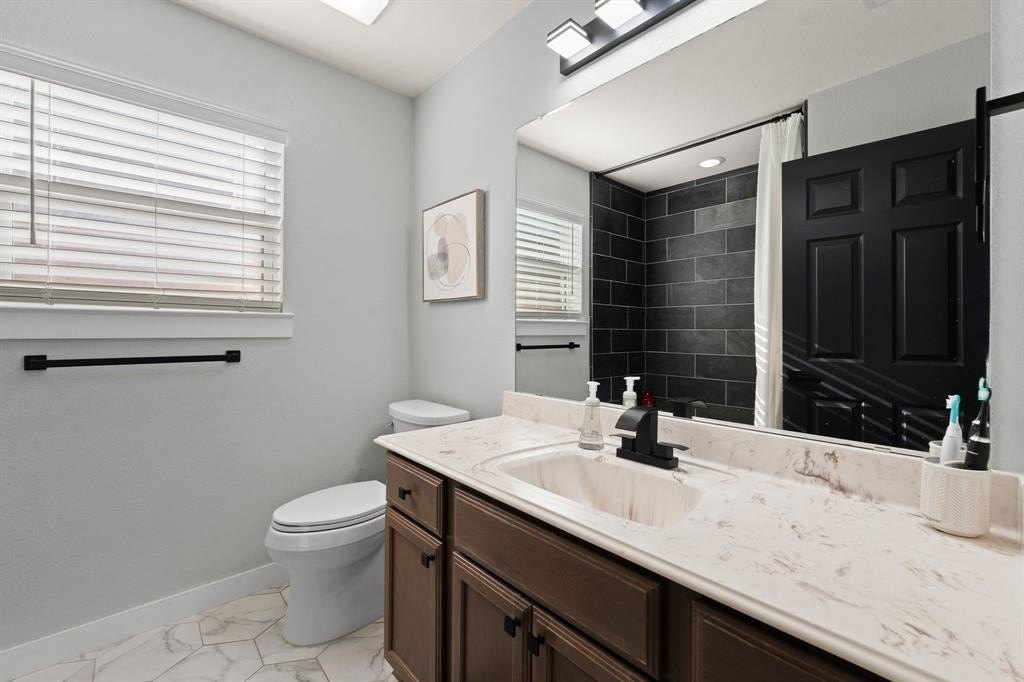 Single Family 5BR 3BA - 3137 Shoreline Drive, Burleson, TX
