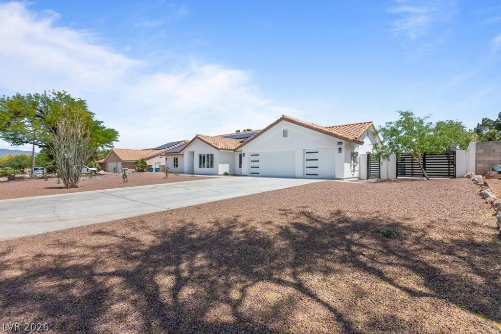 Single Family 4BR 3BA - 3360 N Pioneer Way, Las Vegas, NV