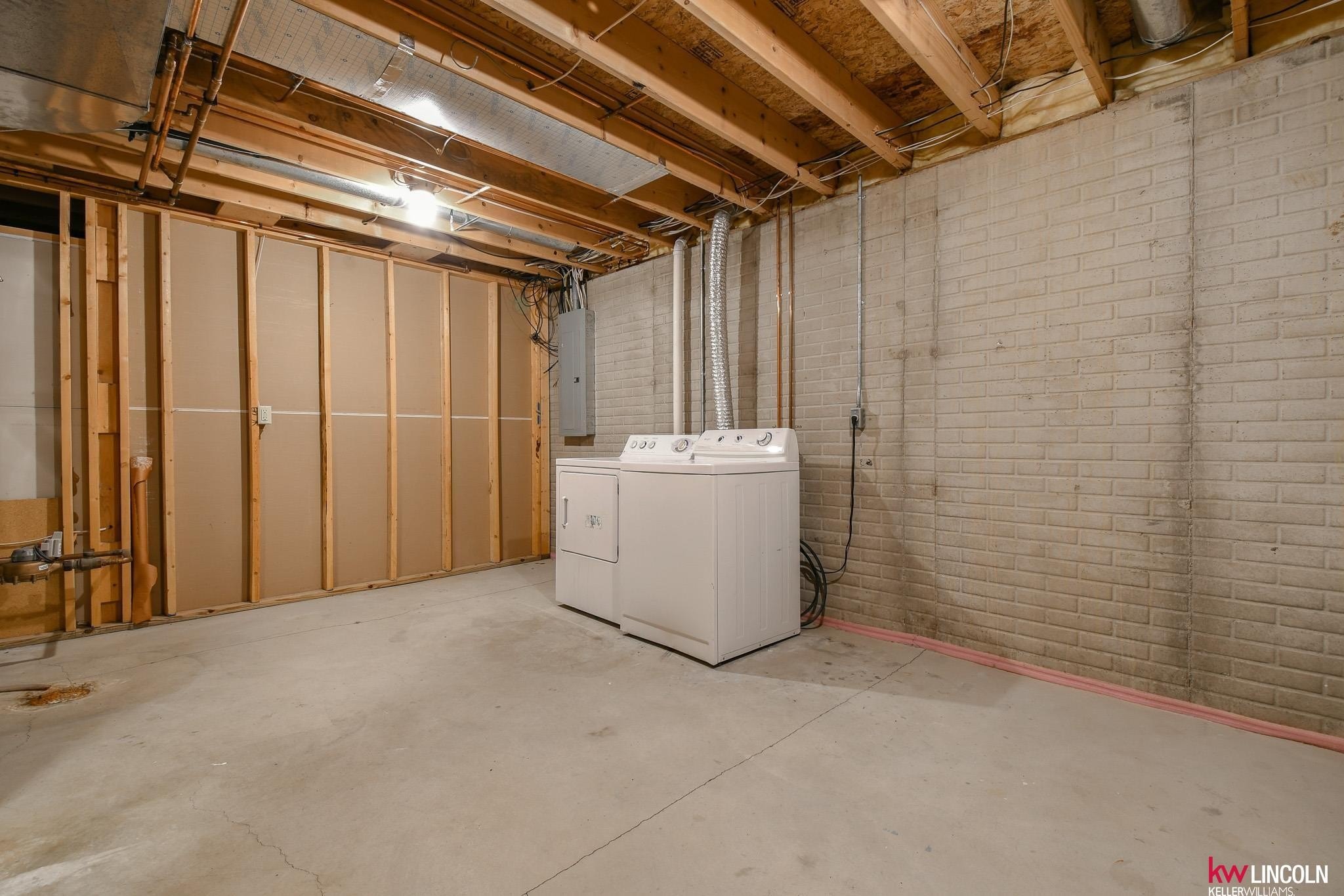 Single Family 4BR 3BA - 7238 Whitewater Lane, Lincoln, NE