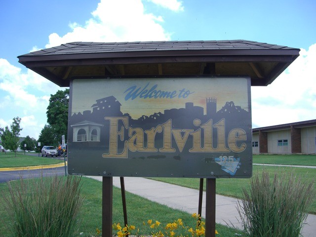 633/635 EFFIE Dr  