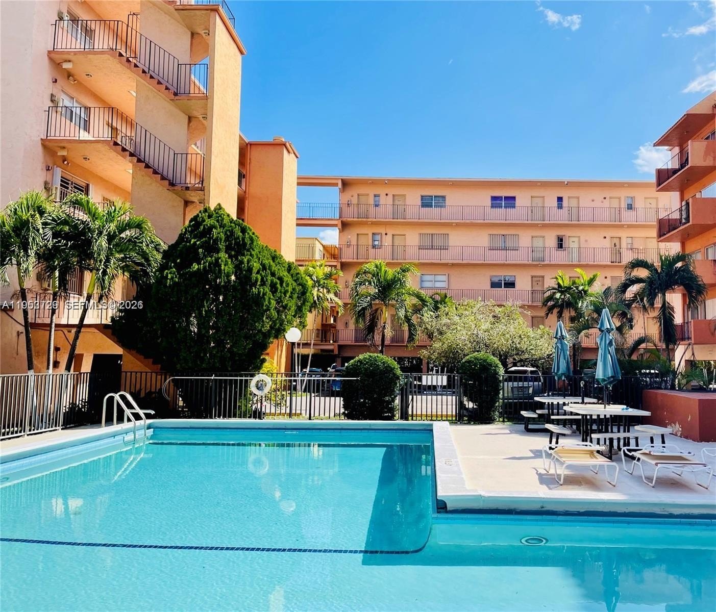 Condo 2BR 2BA - 1950 W 54th St, Hialeah, FL