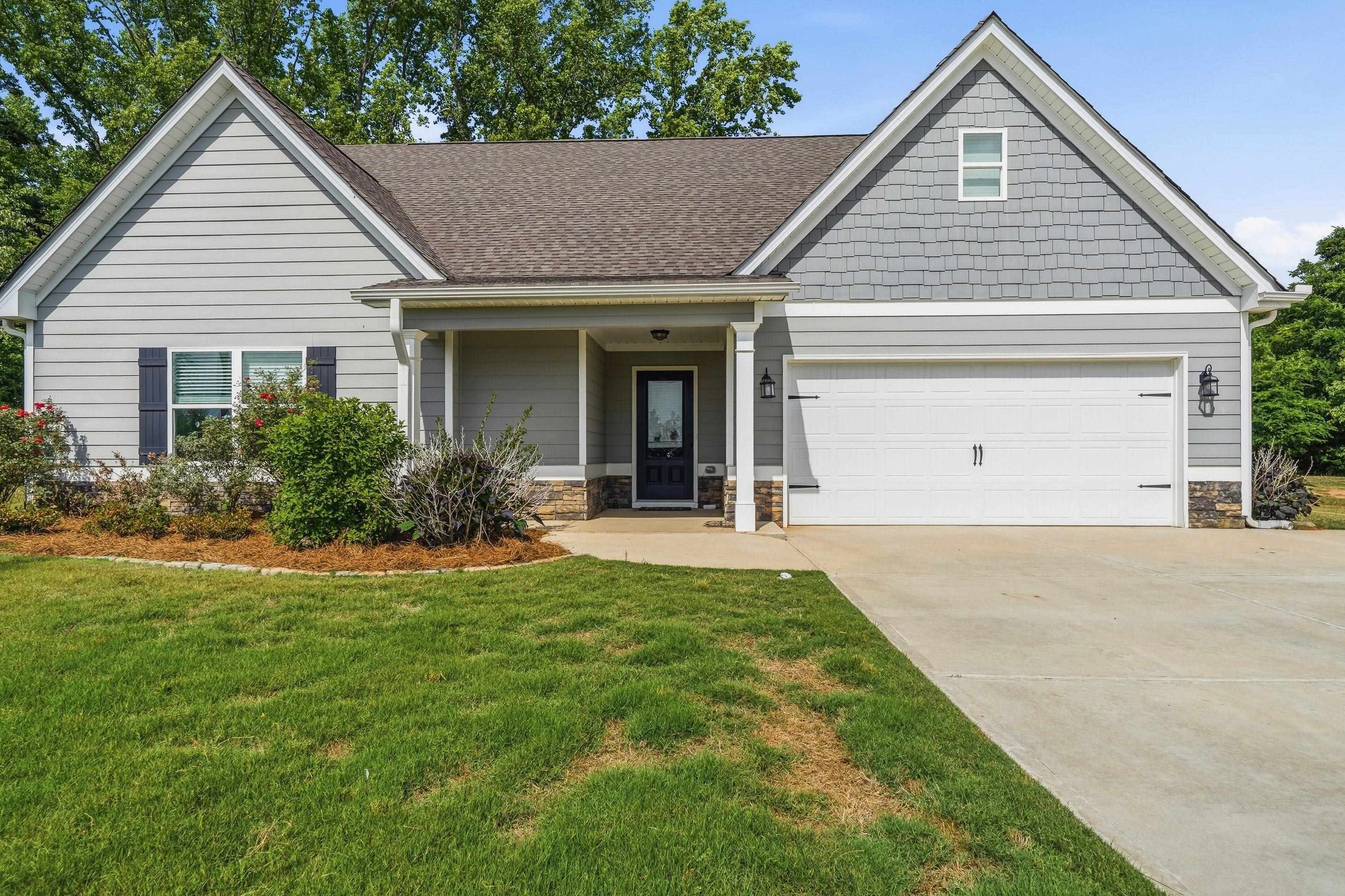 Single Family 4BR 3BA - 177 LOCH WAY, Eatonton, GA