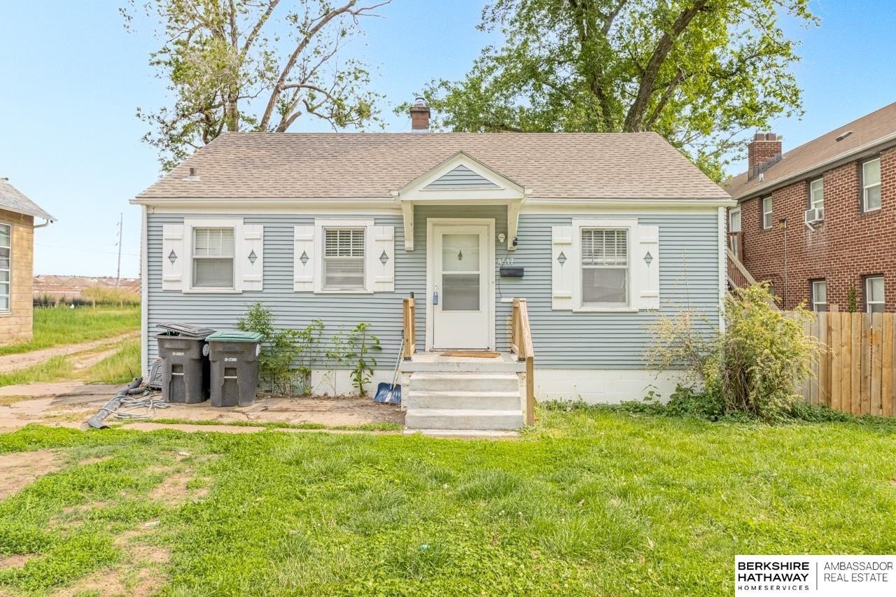 Single Family 2BR 1BA - 4517 Izard Street, Omaha, NE