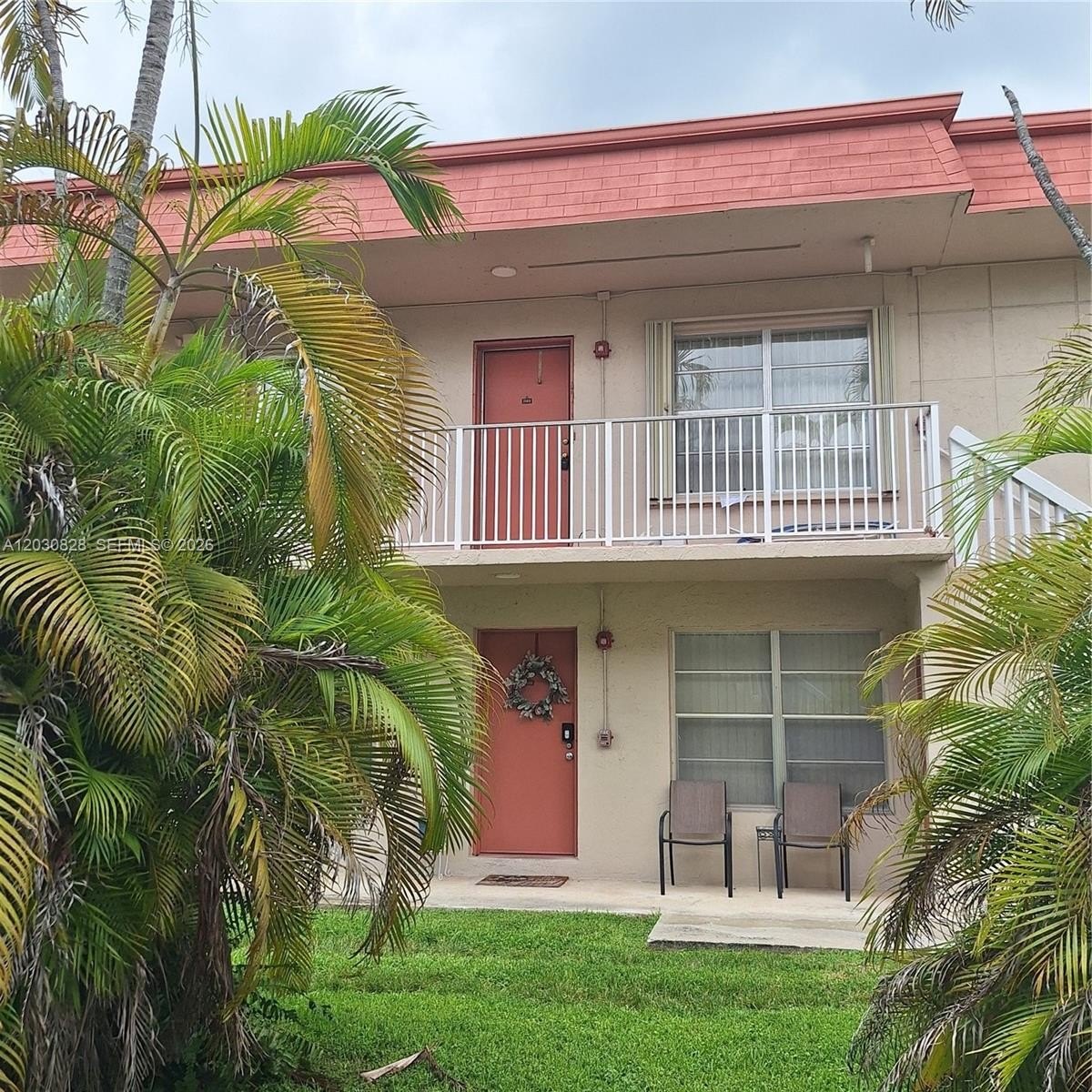 Condo 3BR 1BA - 12850 SW 43rd Dr, Miami, FL