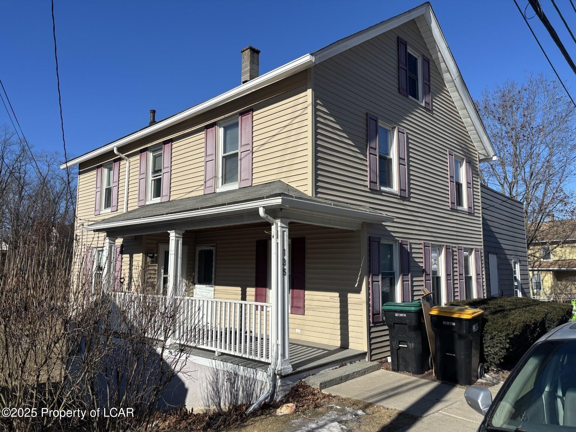Single Family 4BR 2BA - 135 College Avenue, Factoryville, PA