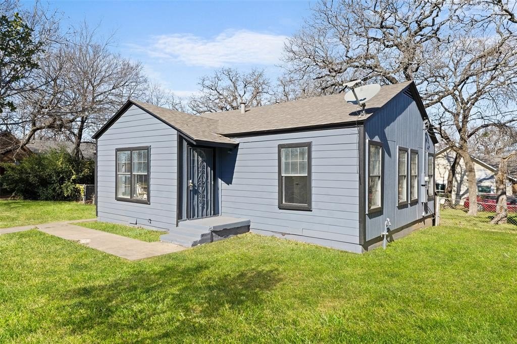 Single Family 3BR 1BA - 3841 Avenue M, Fort Worth, TX