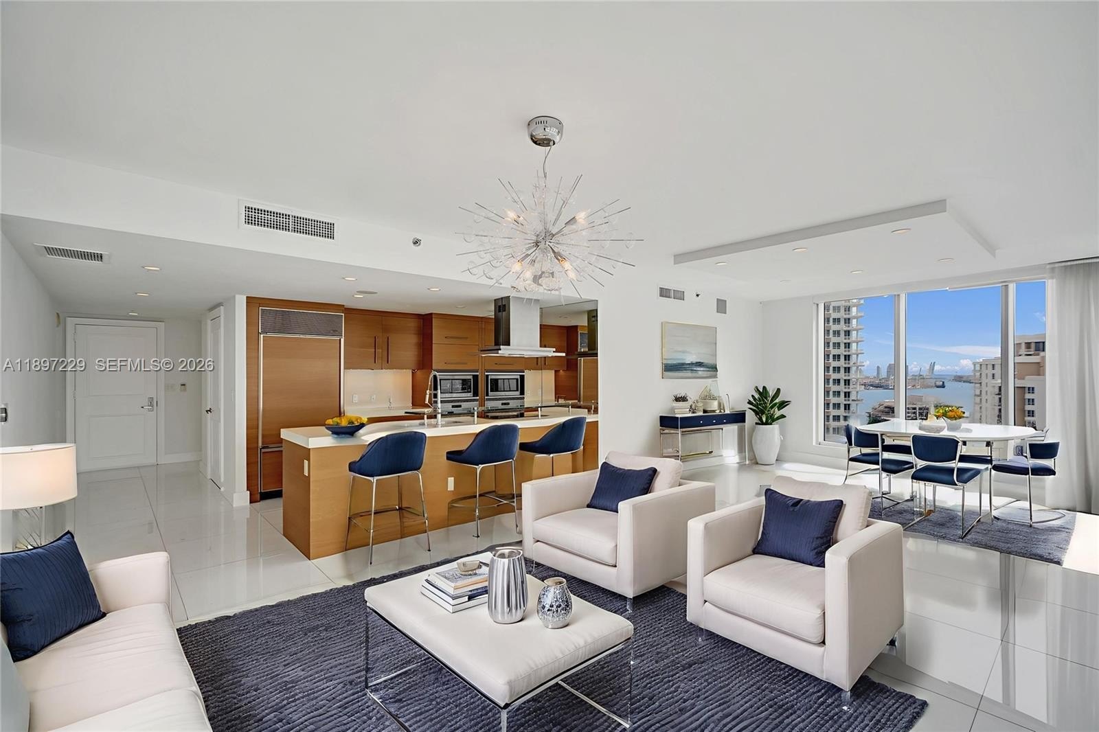 Condo 3BR 2BA - 495 Brickell Ave, Miami, FL