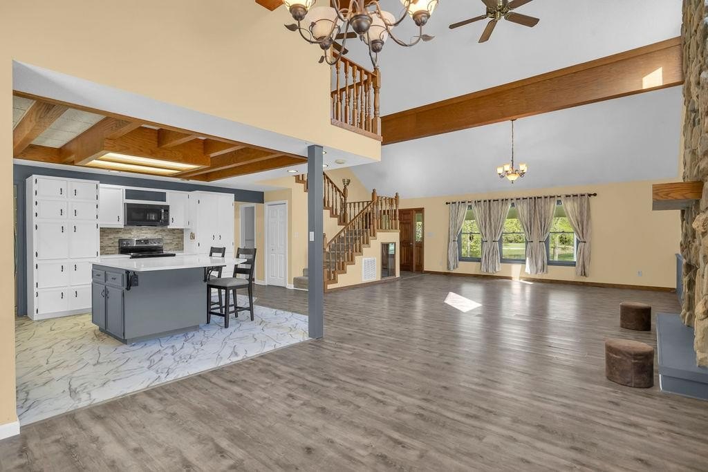 Single Family 5BR 4BA - 350 Flatwood Farm Rd, Abbeville, SC