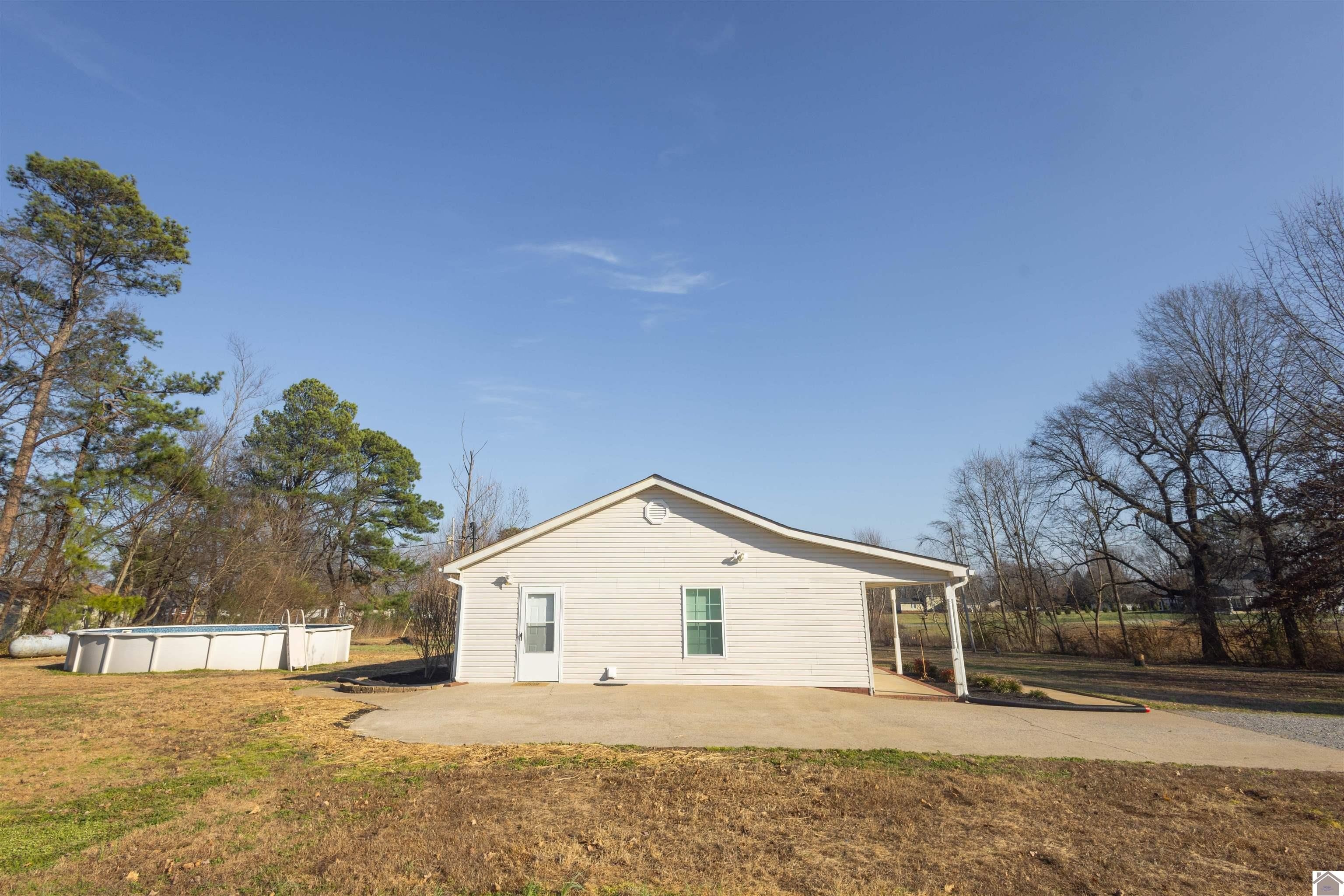 Single Family 5BR 2BA - 90 Ash Drive, Mayfield, KY