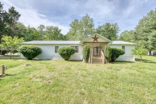 Single Family 4BR 2BA - 5359 Owltown Road, Blairsville, GA