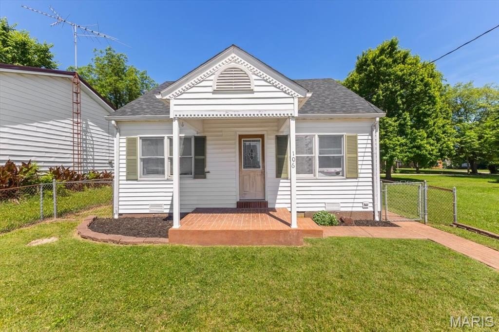 Single Family 2BR 1BA - 106 N Main Street, Ellis Grove, IL