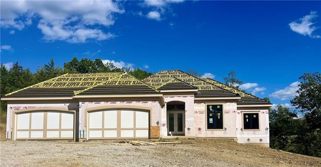 Single Family 5BR 5BA - 5831 Lentz Drive, Parkville, MO