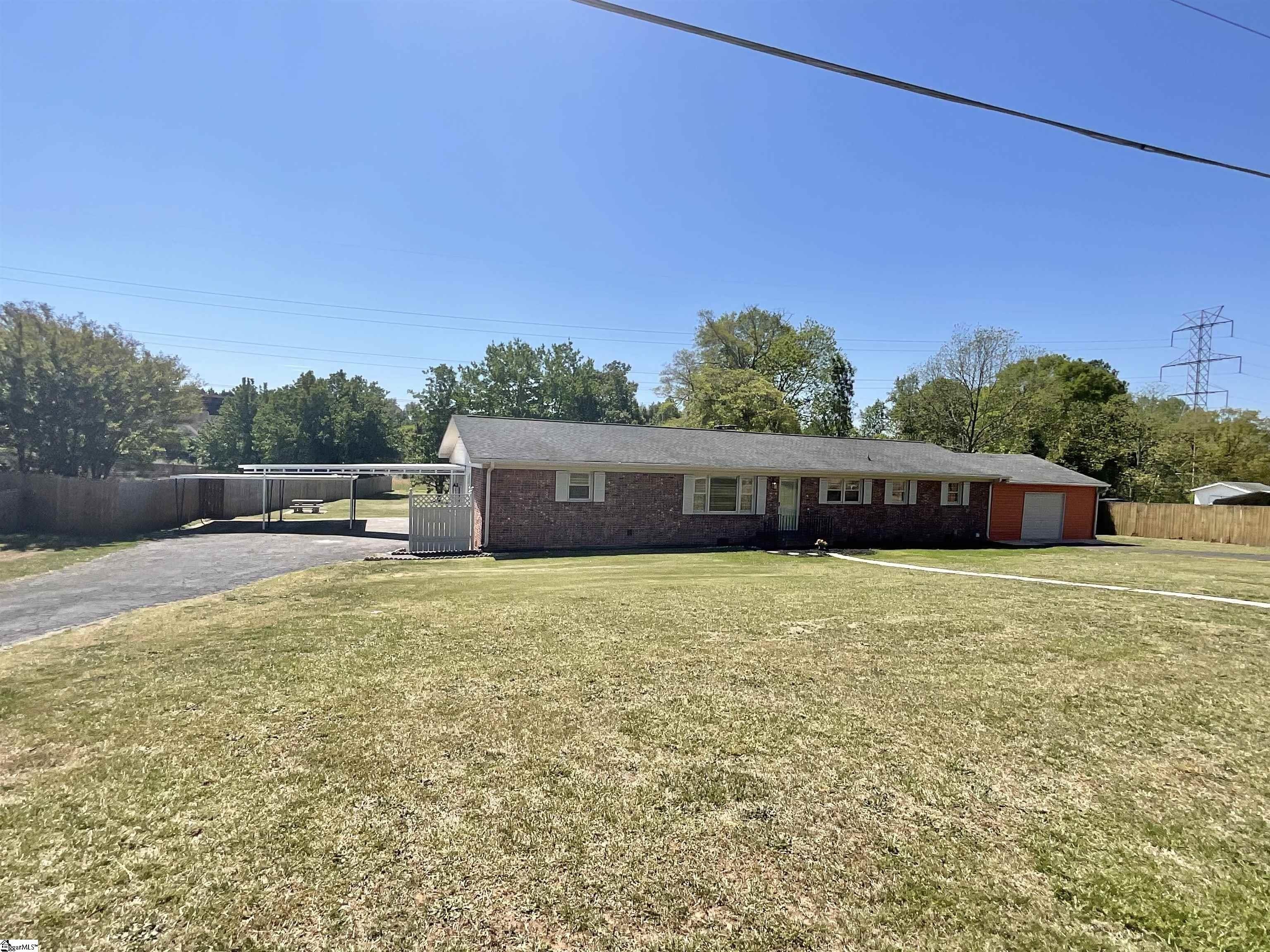 Single Family 3BR 2BA - 1011 Sheila Avenue, Greer, SC