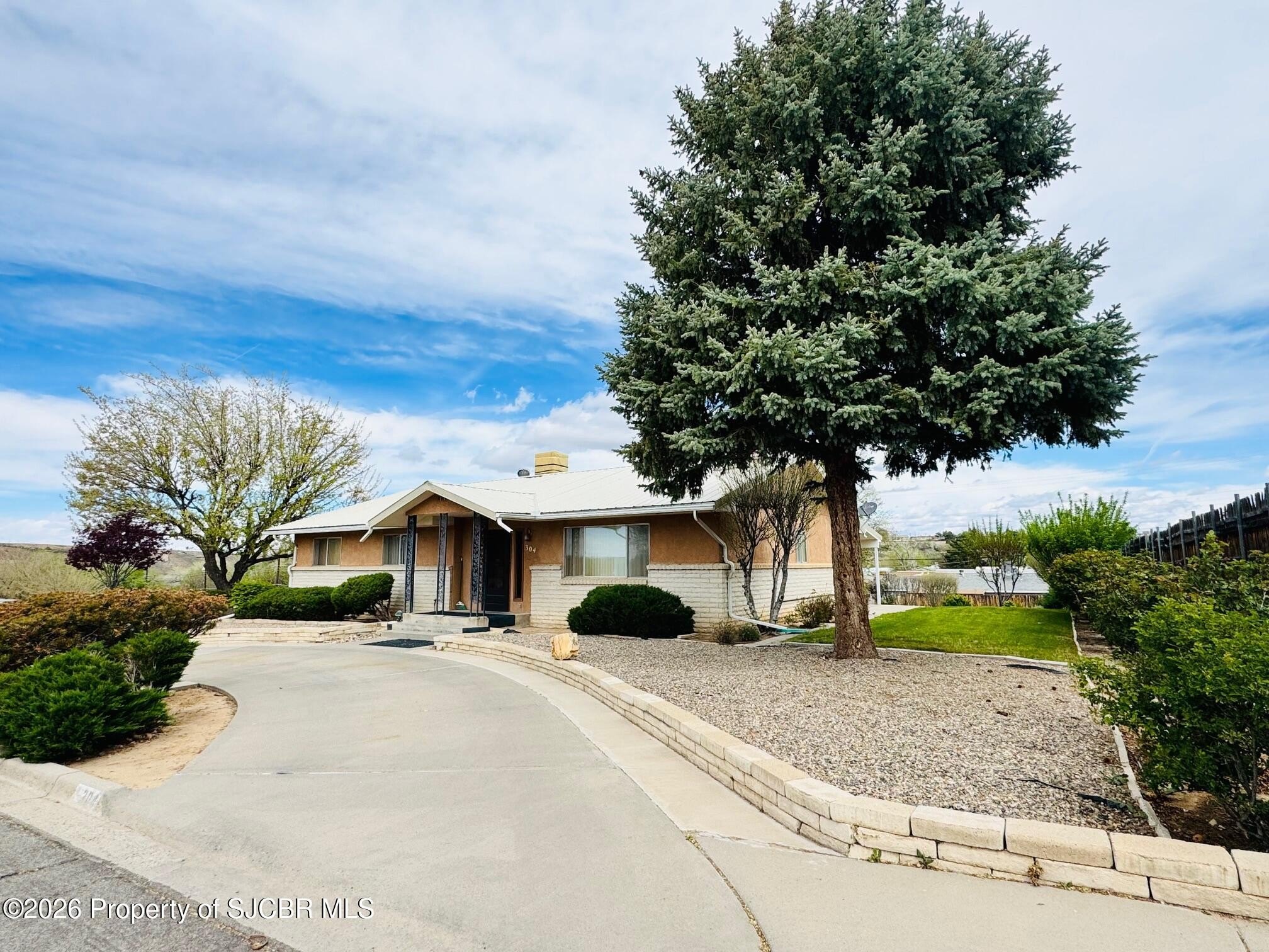 Single Family 5BR 3BA - 304 W NAMBE Street, Farmington, NM