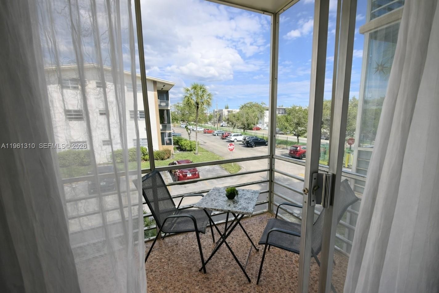 Condo 1BR 1BA - 16750 NE 14th Ave, Miami, FL