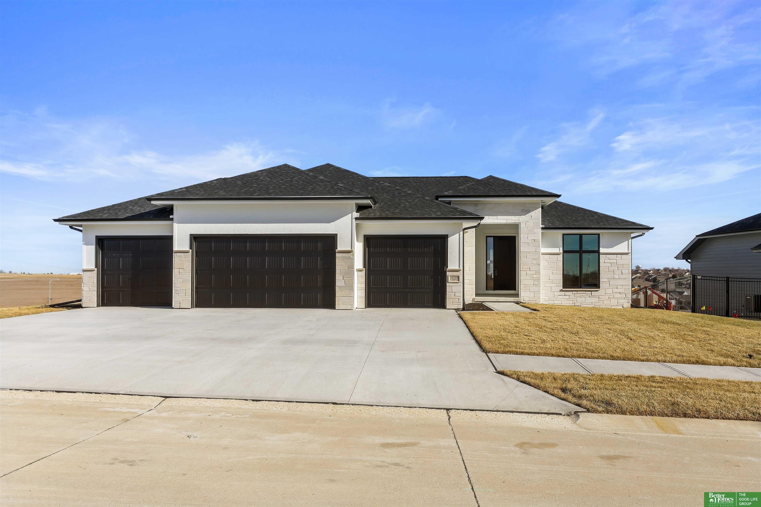 Single Family 5BR 3BA - 10703 S 220th Street, Gretna, NE