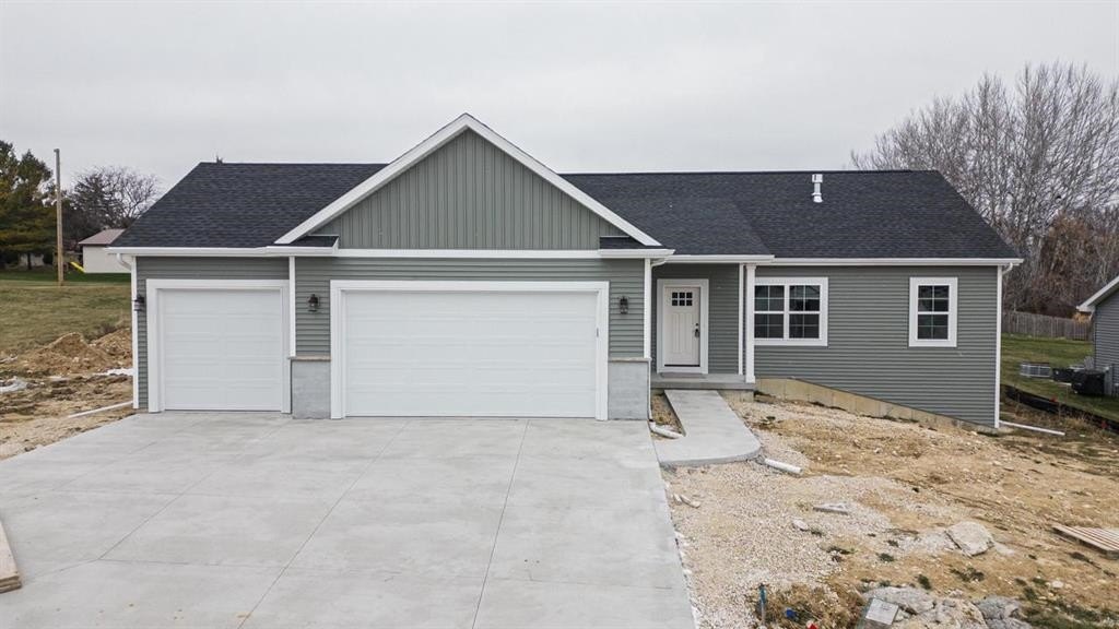 Single Family 3BR 2BA - 409 Ridge Court, Orfordville, WI