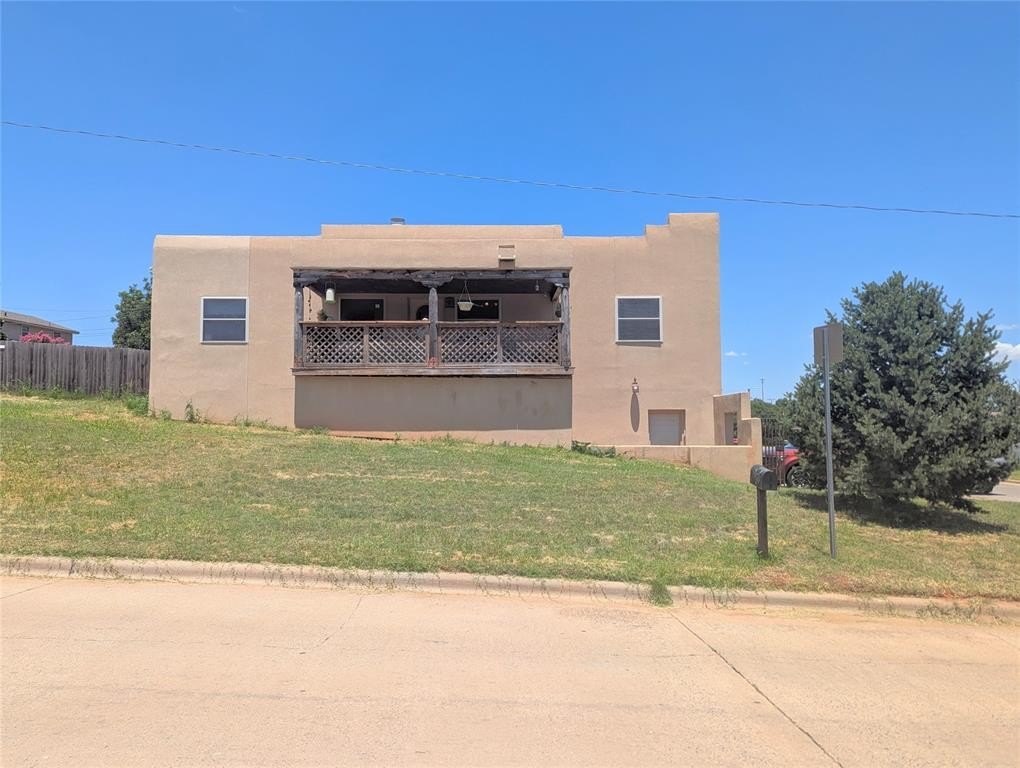 Single Family 5BR 3BA - 1405 Redstone Drive, Clinton, OK