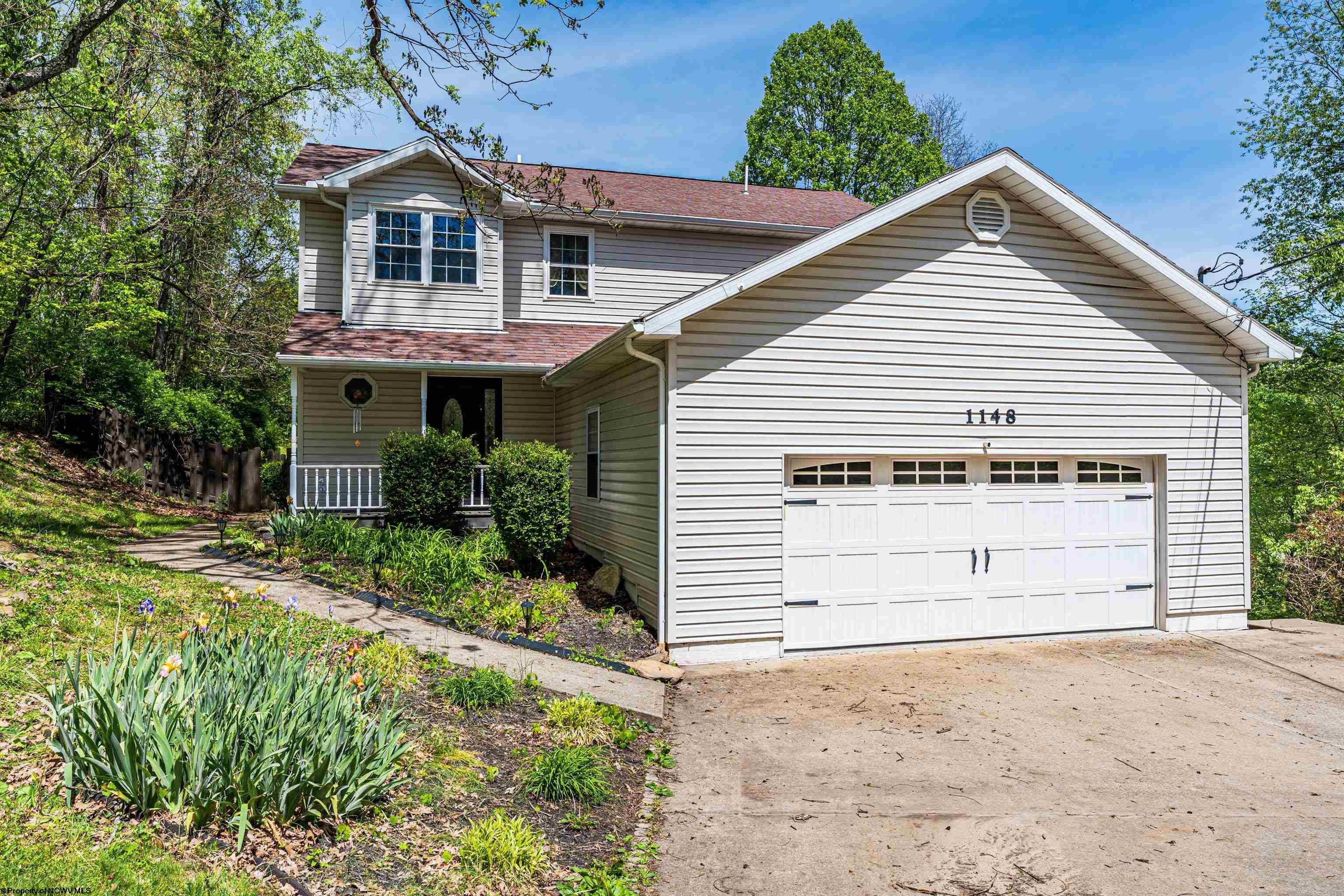 Single Family 3BR 4BA - 1148 Grandview Drive, Fairmont, WV