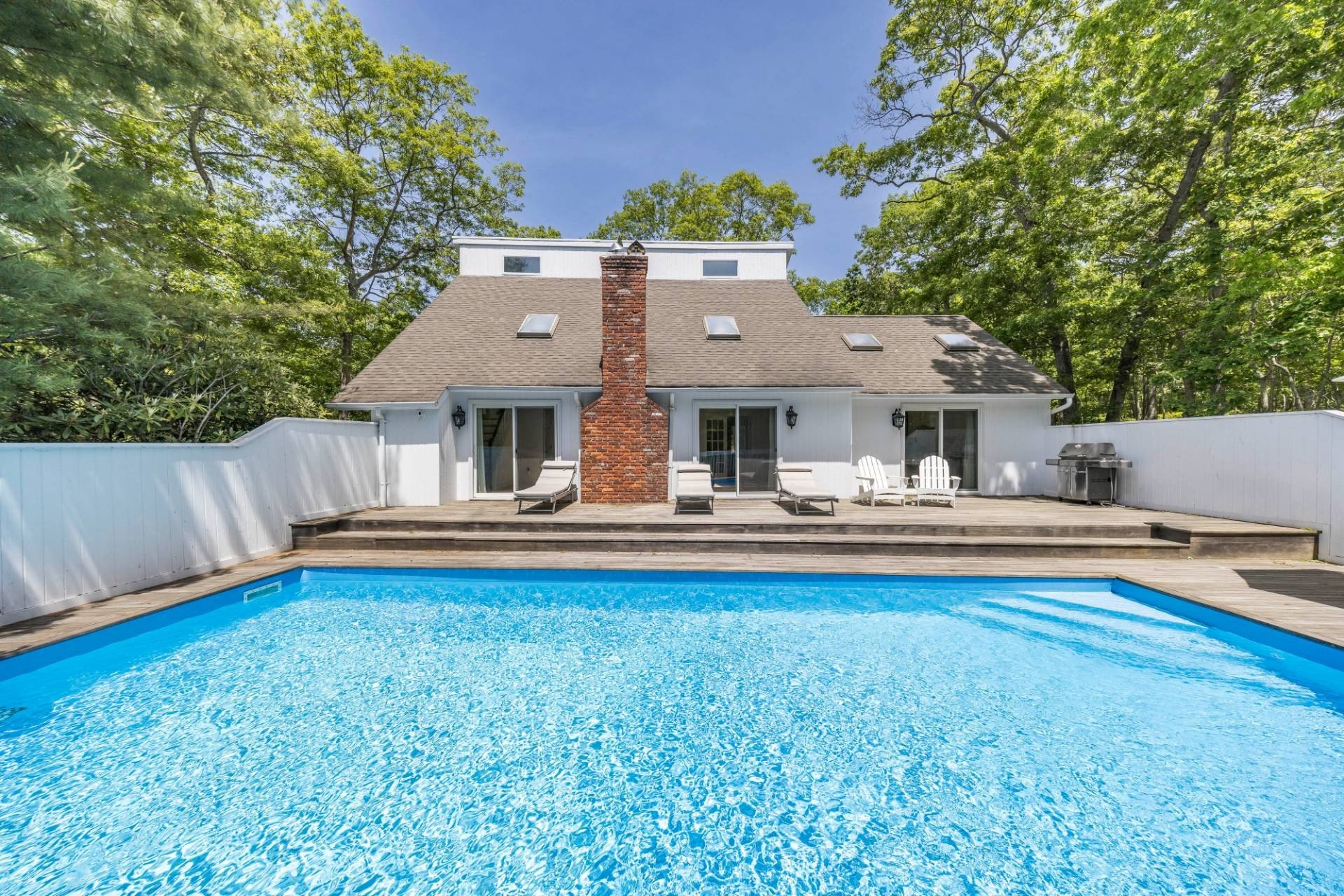 Single Family 4BR 3BA - 147 Sycamore Drive, East Hampton, NY