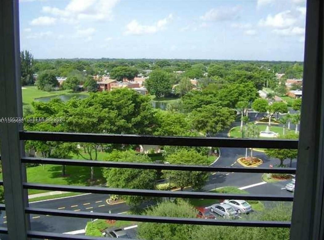Condo 2BR 2BA - 1300 Saint Charles Pl, Pembroke Pines, FL