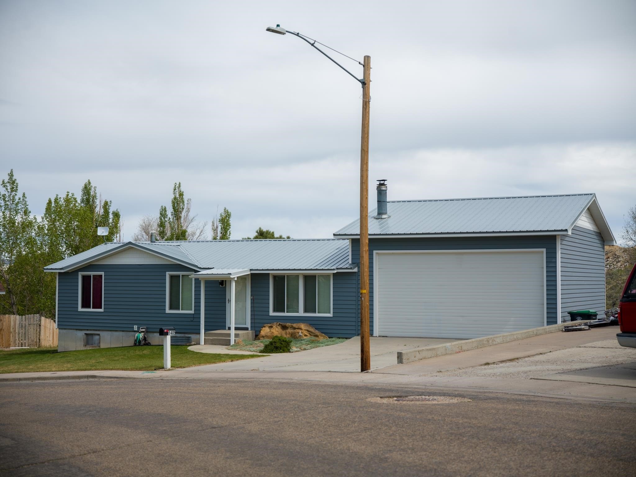 Single Family 5BR 3BA - 1405 Cliff View Drive, Green River, WY