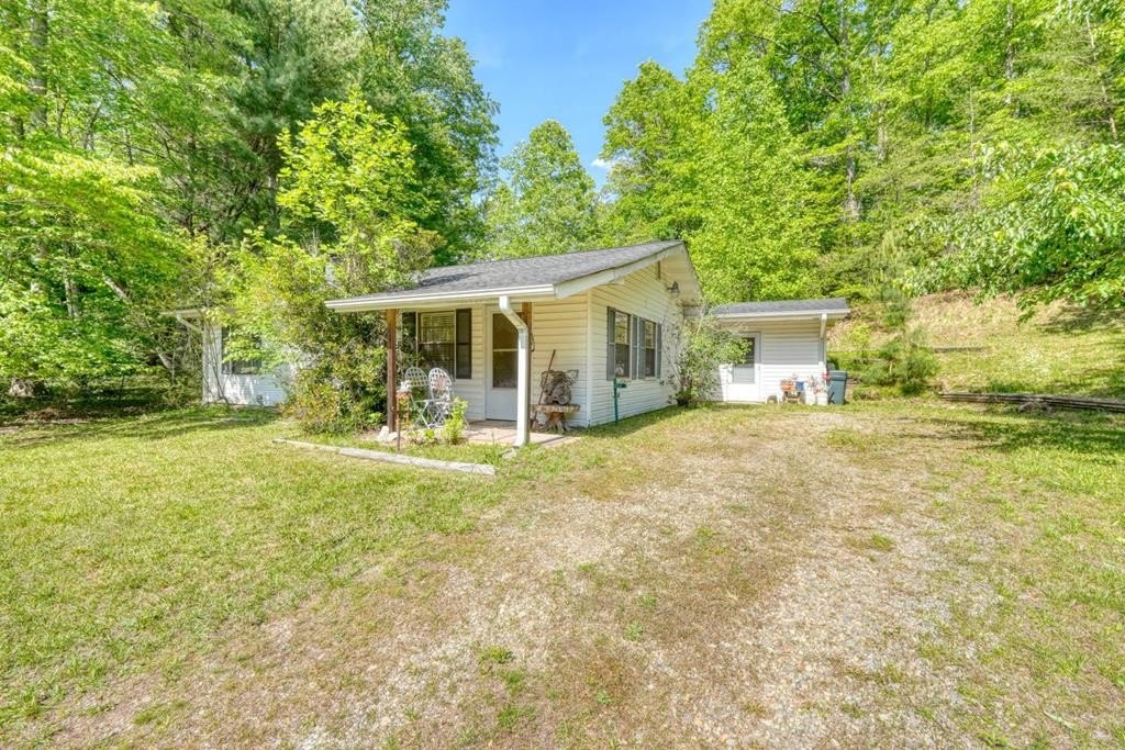 Single Family 2BR 2BA - 224 Bonnie Lane, Blairsville, GA