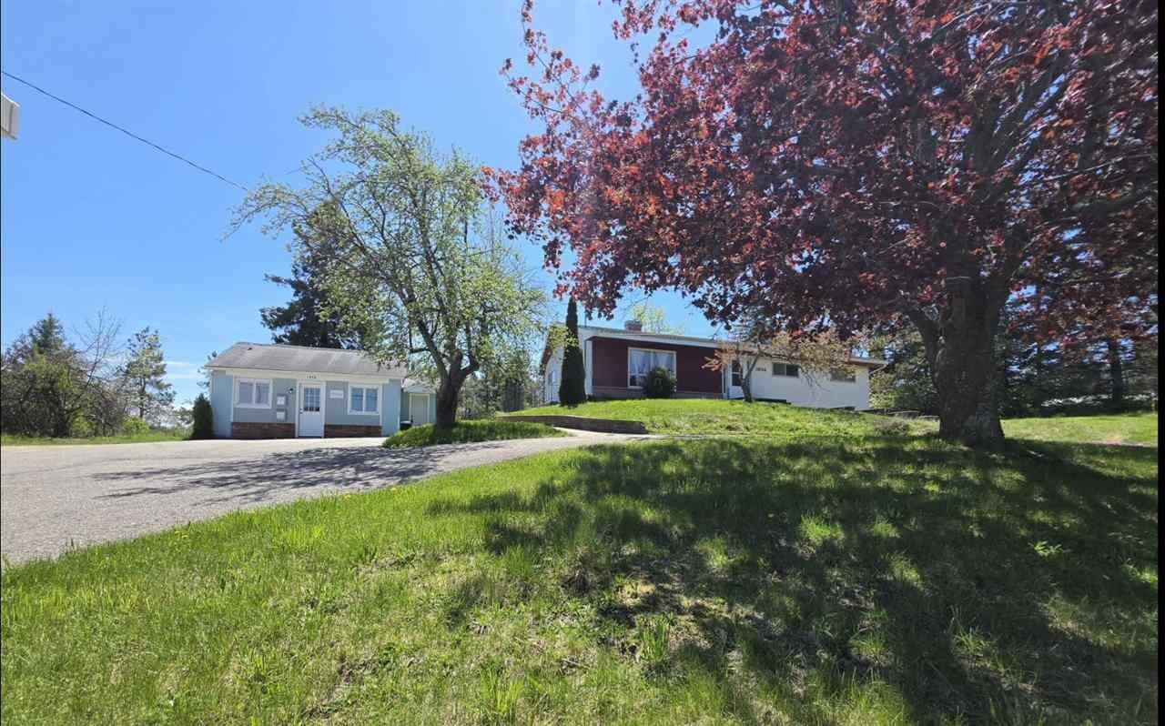 Single Family 3BR 3BA - 1934 E Mitchell, Petoskey, MI